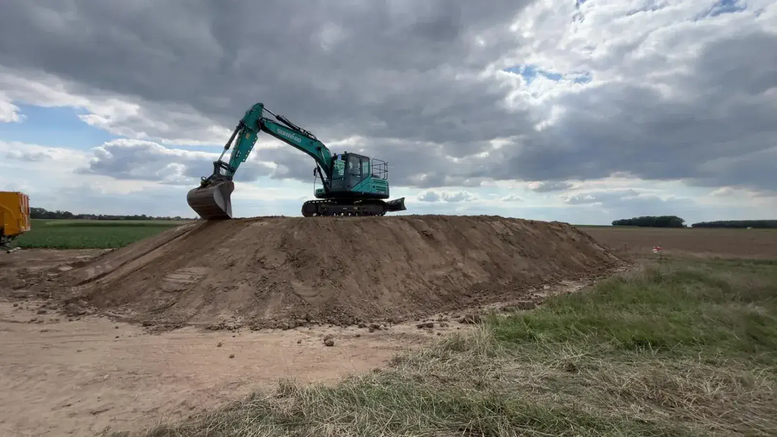 Criblage de terres sur chantier GLX Services